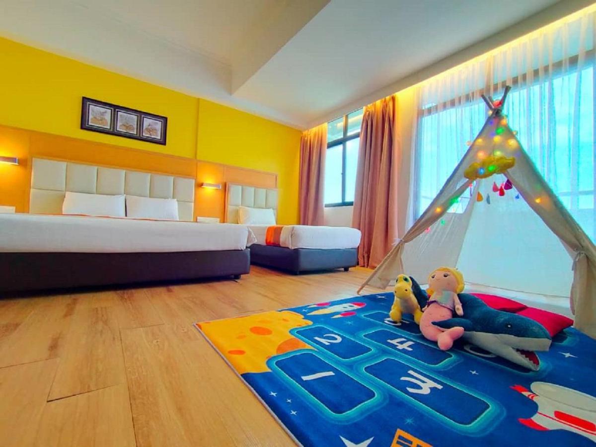 Hotel Sentral Seaview @ ​Beachfront Tanjung Bungah  Dış mekan fotoğraf