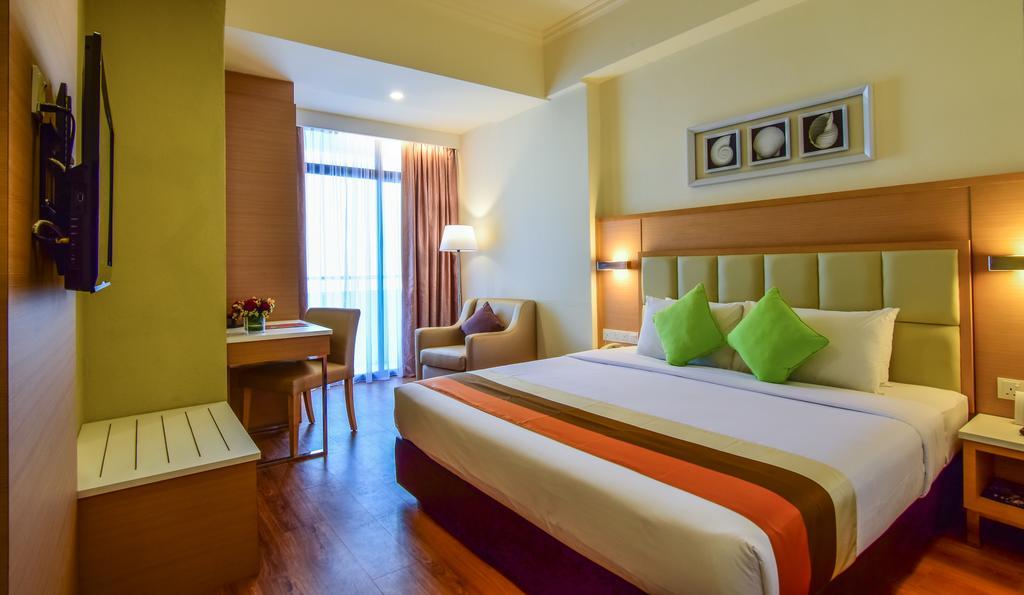 Hotel Sentral Seaview @ ​Beachfront Tanjung Bungah  Dış mekan fotoğraf