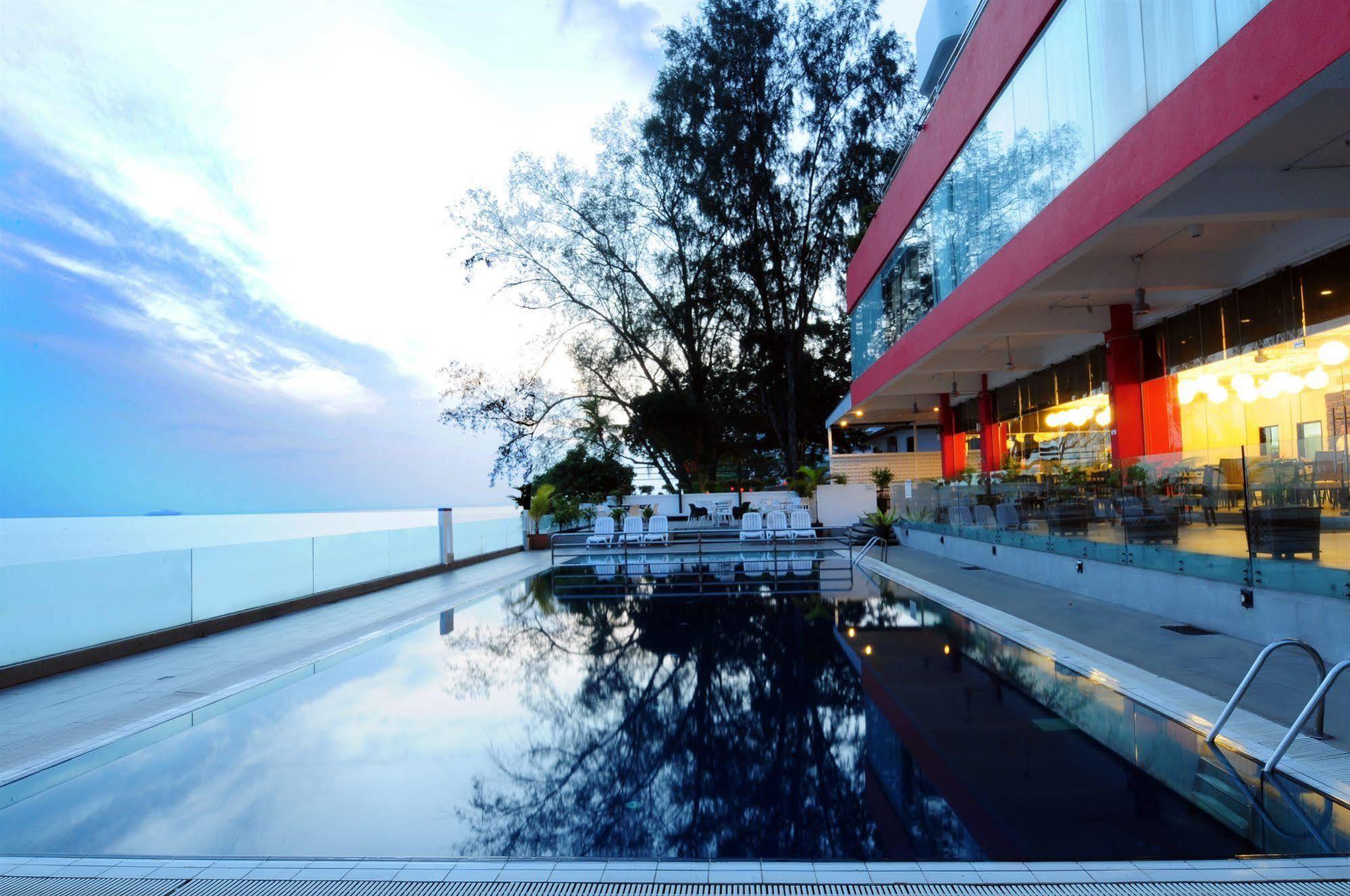 Hotel Sentral Seaview @ ​Beachfront Tanjung Bungah  Dış mekan fotoğraf