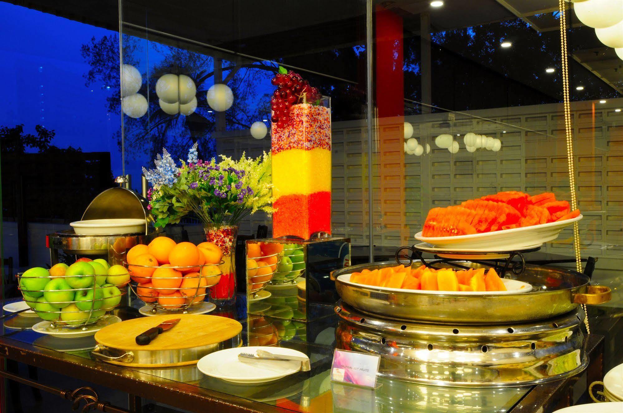 Hotel Sentral Seaview @ ​Beachfront Tanjung Bungah  Dış mekan fotoğraf