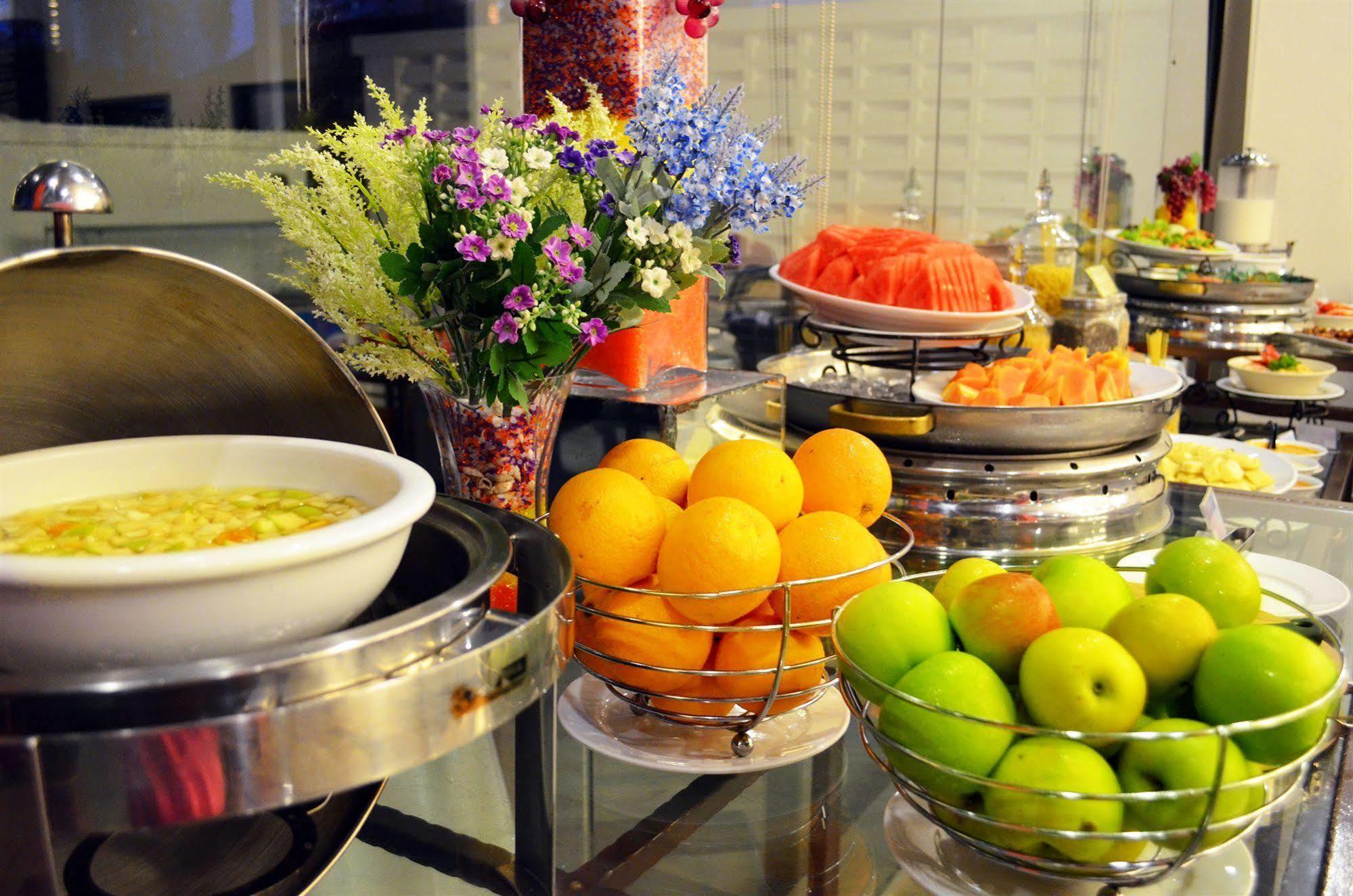 Hotel Sentral Seaview @ ​Beachfront Tanjung Bungah  Dış mekan fotoğraf